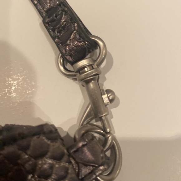 metallic clutch. Light weight just right for cellphone + lipstick - Picture 5 of 5